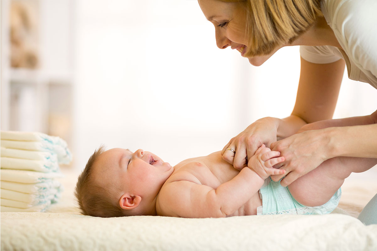 HUGGIES-mother-baby-1200-x-800-New-Homepage-Banner-2019